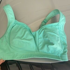 lululemon ta ta tamer turqouise 34D VGUC